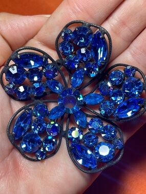 Regency signed Blue Crystal Floral Brooch